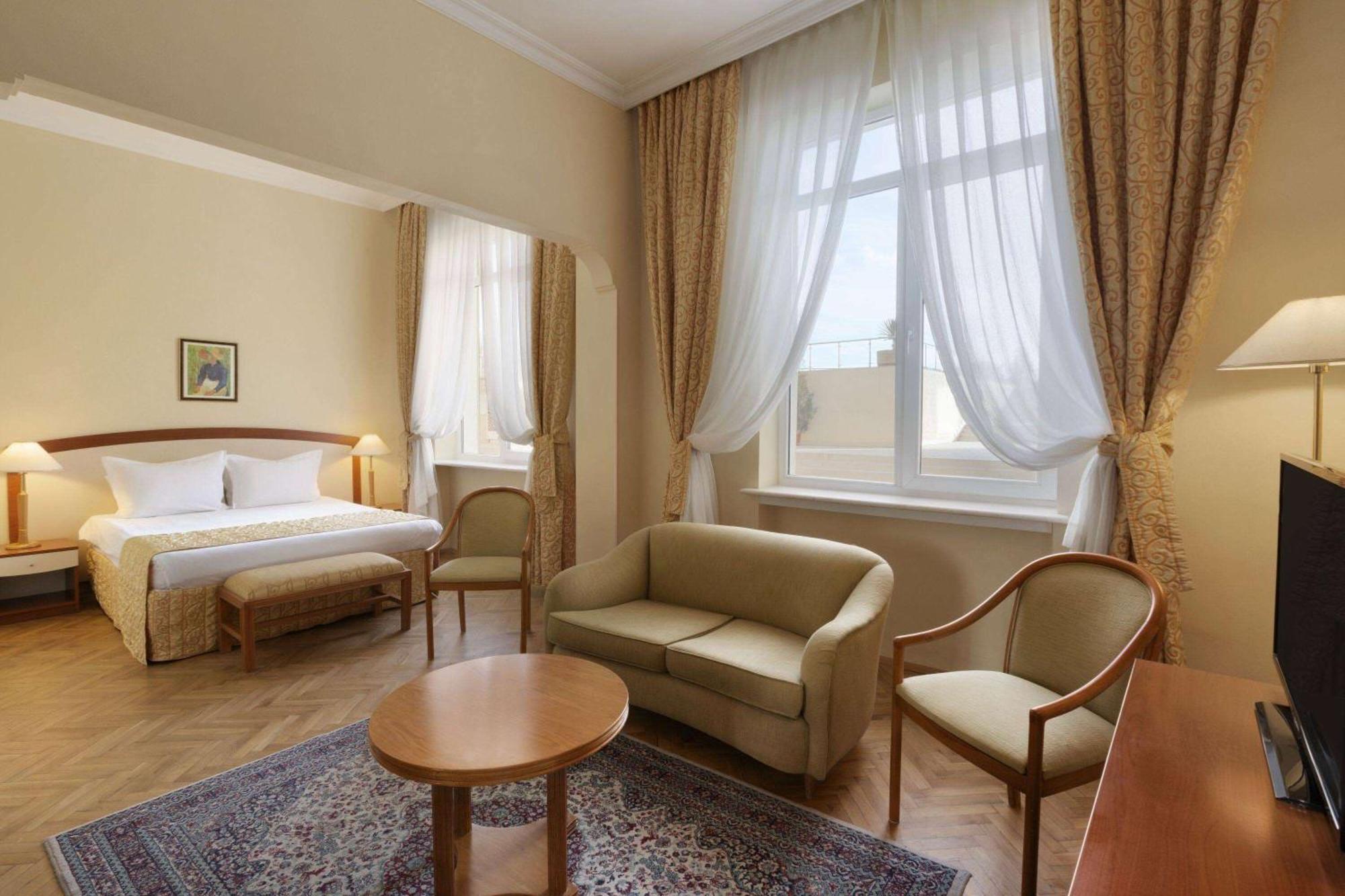 Hotel Ramada By Wyndham Plovdiv Trimontium Exteriér fotografie