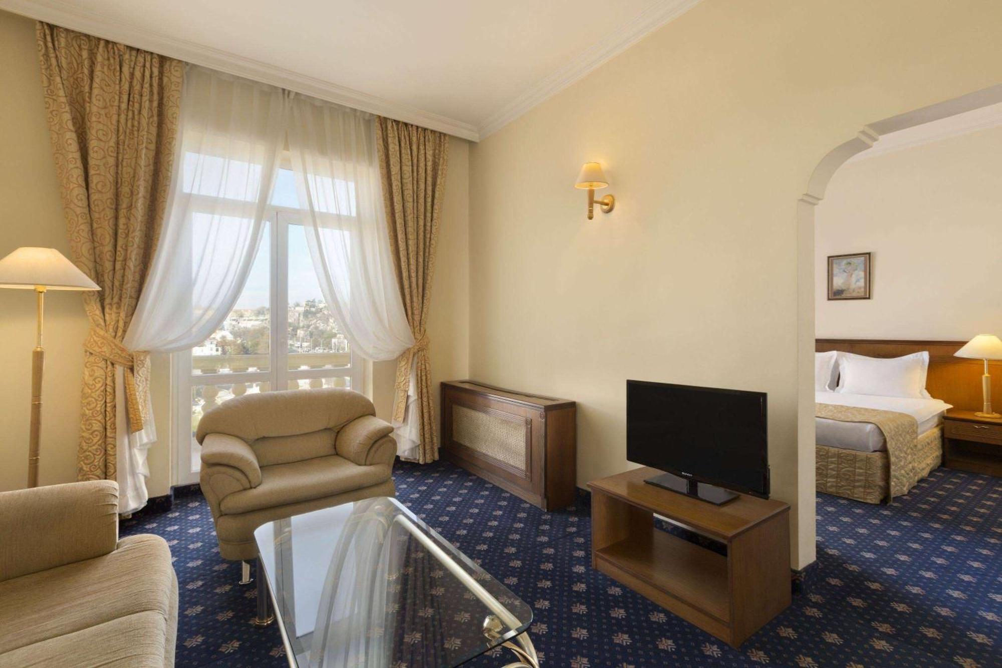 Hotel Ramada By Wyndham Plovdiv Trimontium Exteriér fotografie